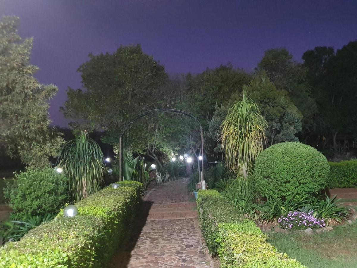 Koi Inn Hartbeespoort Luaran gambar