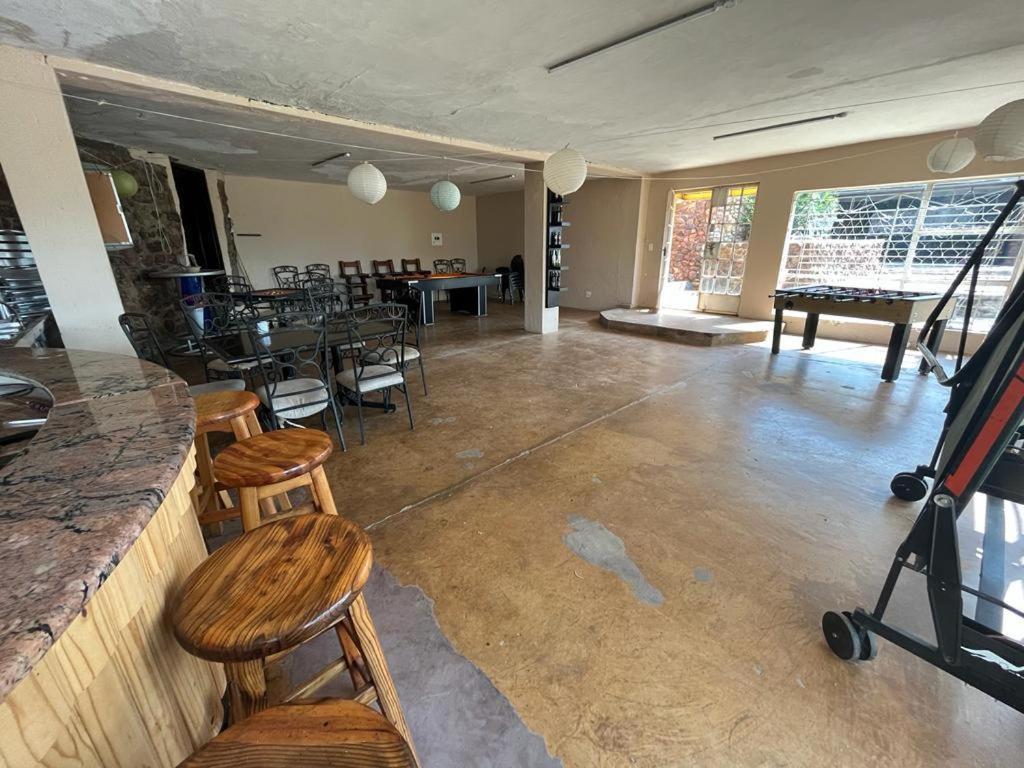 Koi Inn Hartbeespoort Luaran gambar
