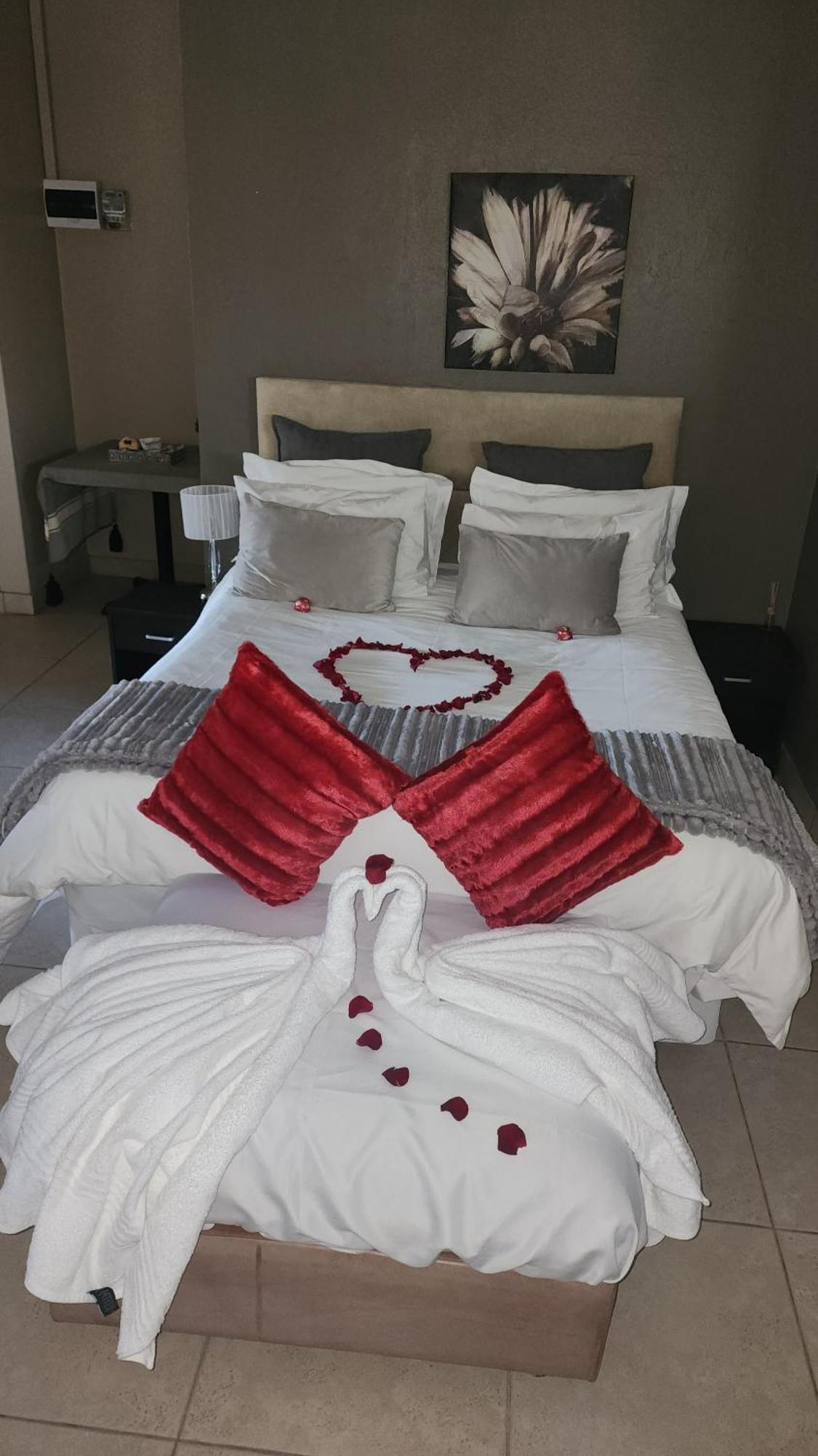 Koi Inn Hartbeespoort Luaran gambar