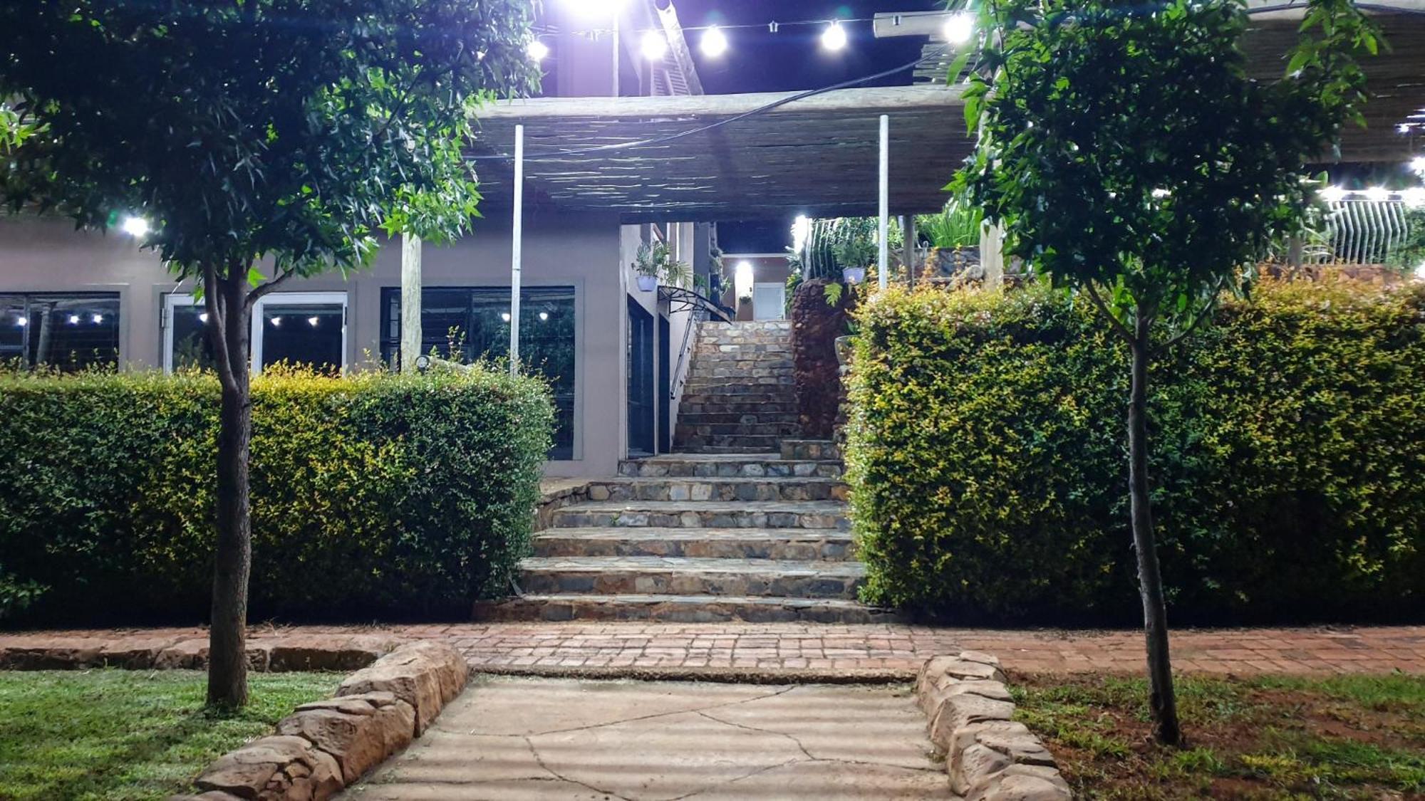 Koi Inn Hartbeespoort Luaran gambar