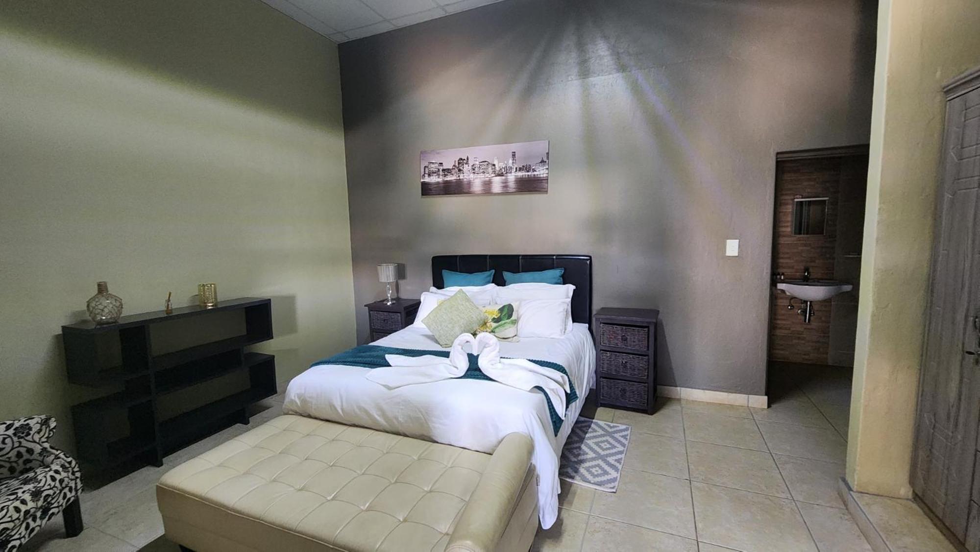 Koi Inn Hartbeespoort Luaran gambar