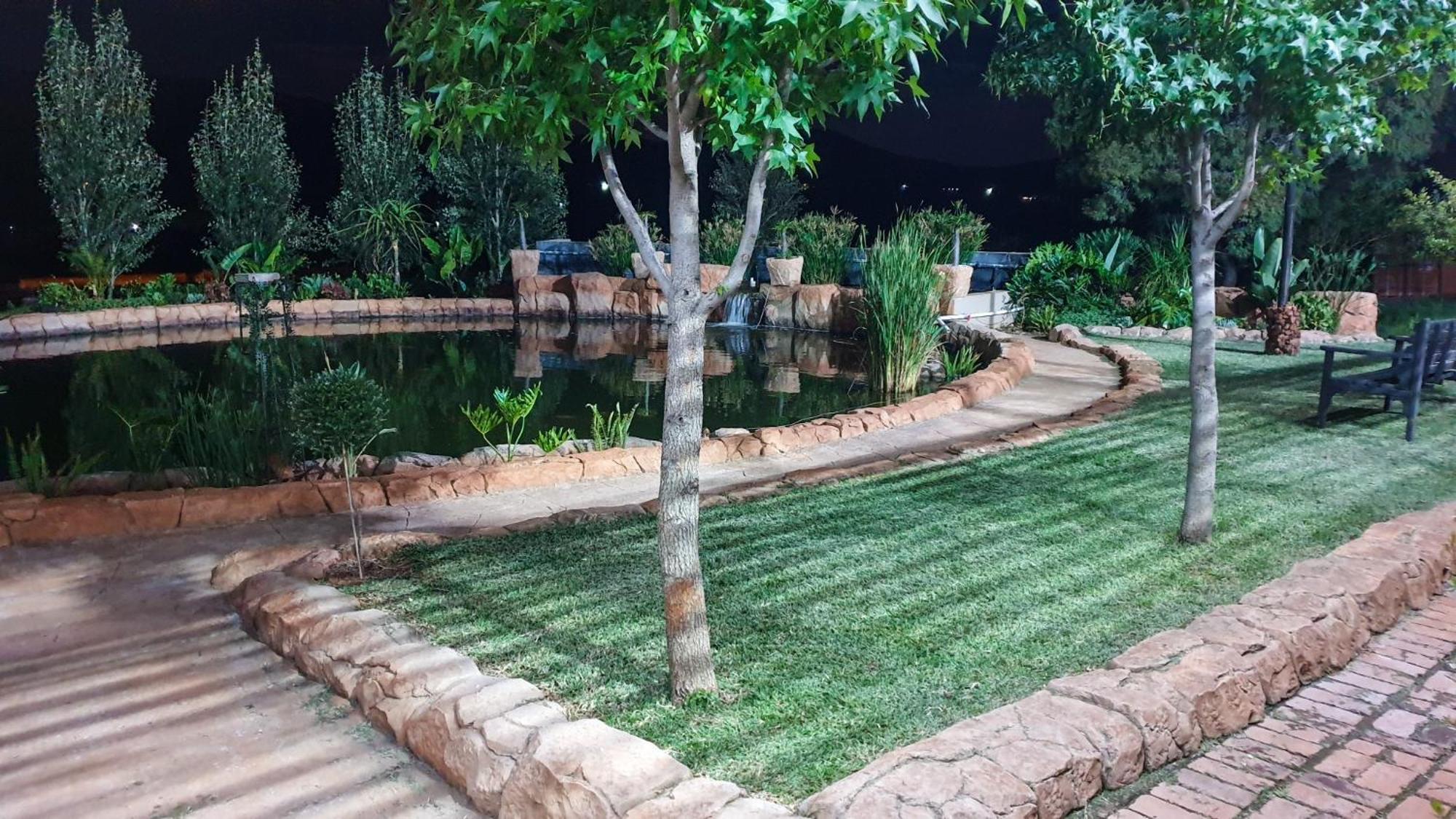 Koi Inn Hartbeespoort Luaran gambar